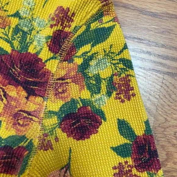 Sundance gold Autumn floral waffle knit 3/4 sleeve top, Size L - Picture 5 of 10